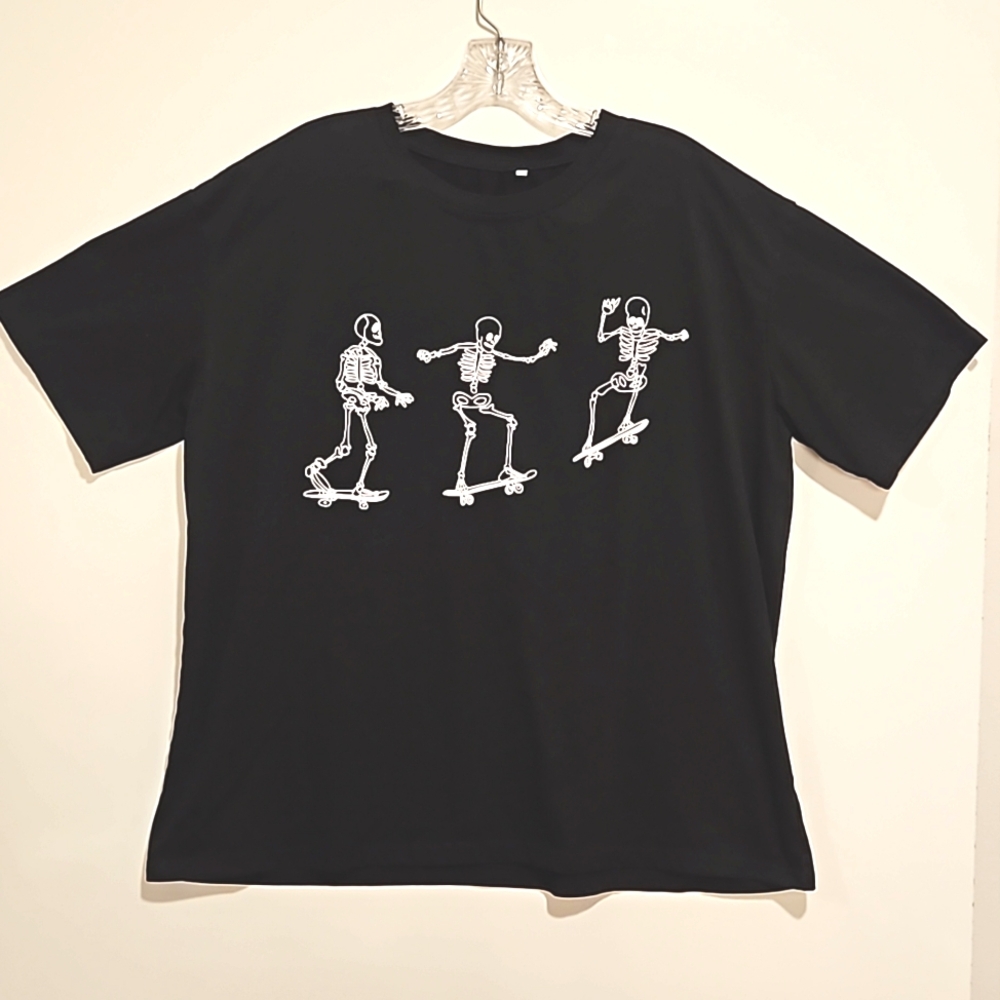 Skateboarding skeletons black short sleeve graphic t-shirt Large